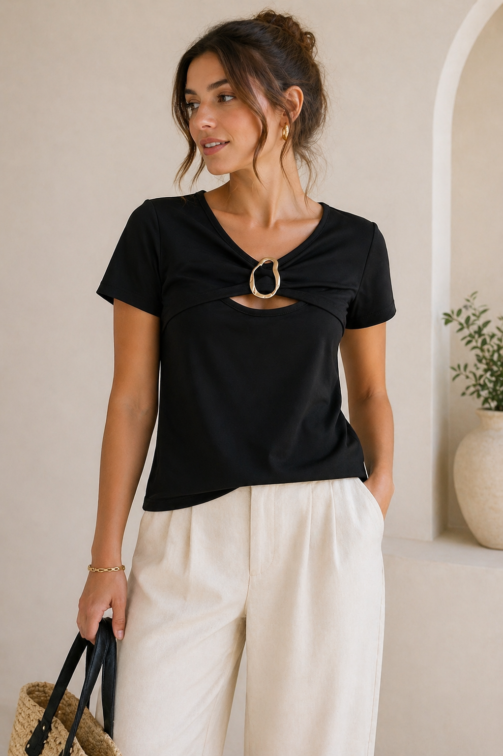 Μαύρο Top με Χρυσό Detail